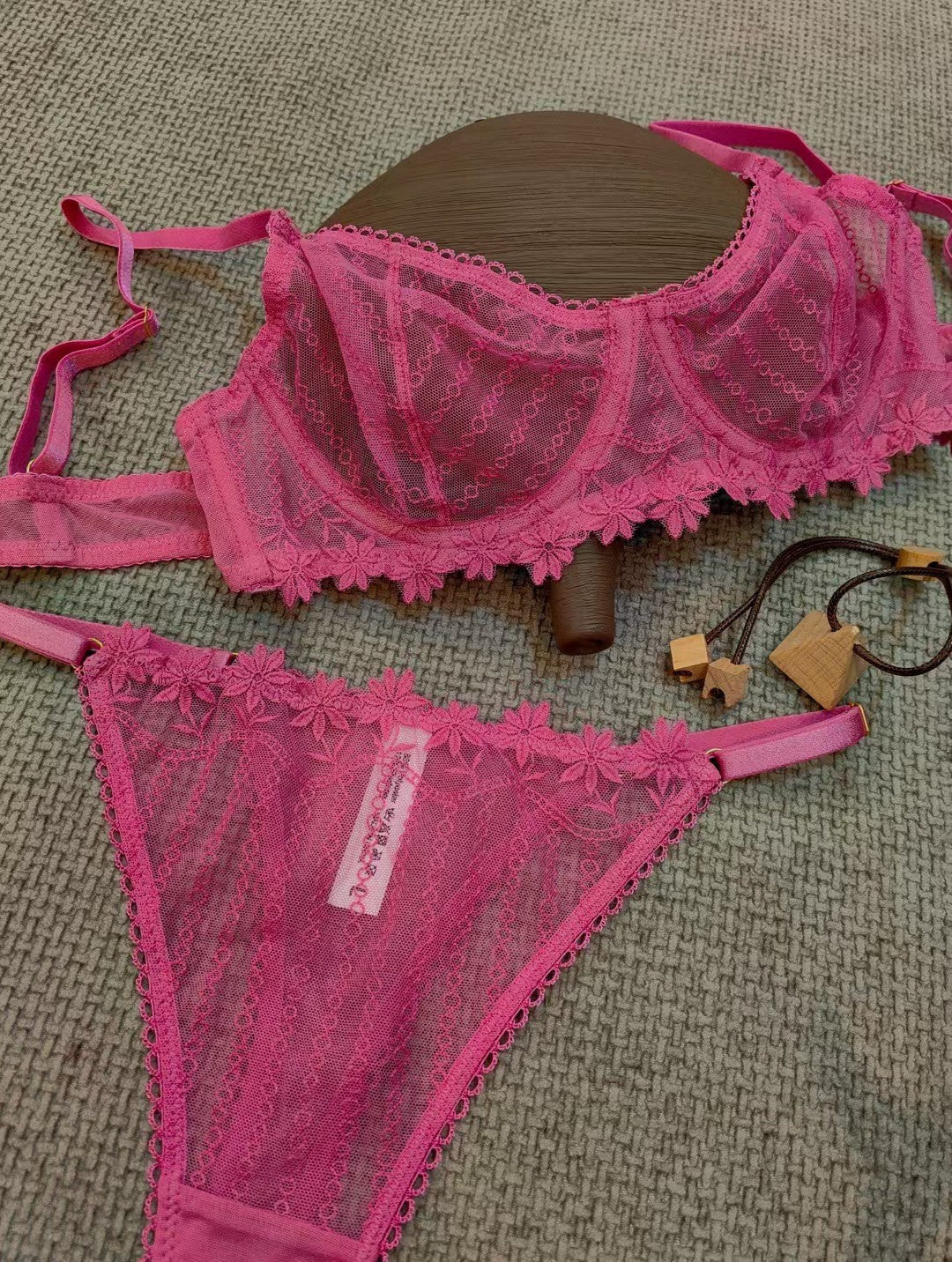 French Style Lingerie Sexy Ultra-Thin Mesh Lace Bra Large Bust Minimizing Plus Size Erotic Lingerie Set
