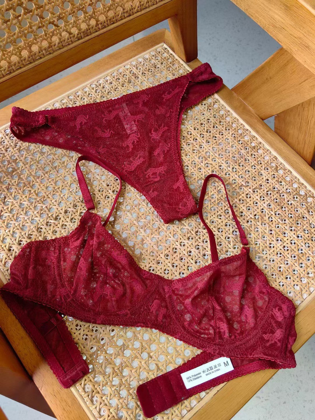 Sexy Lingerie Ultra-thin See-through Jacquard Lace Bra Set for Large Busts, Minimizing and Anti-sagging